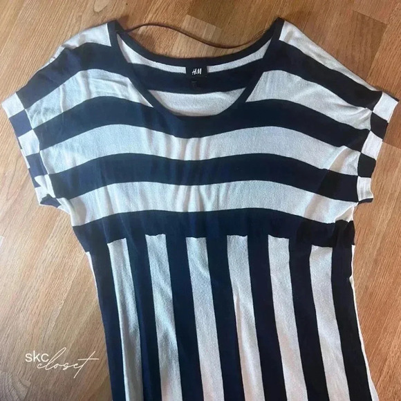 EXPRESS Women's Navy Blue/White Stripe Short-Sleeve Sweater Dress, S - Picture 2 of 9